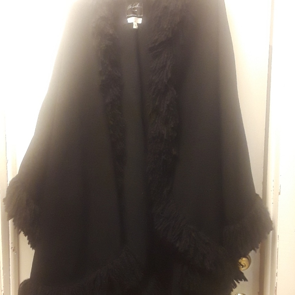cape - Picture 2 of 4